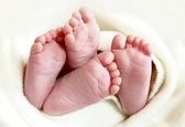 تولد باورنکردنی دختران دوقلو با 3 ماه فاصله !