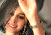 سلفی خودمانی زن شاهرخ استخری با این نور !