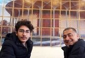 گردش خسرو احمدی با پسرش در تئاتر شهر+عکس 