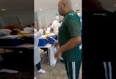 تزریق واکسن به یک مرد برزیلی سوژه شد+ فیلم