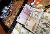 کیف پر از سکه و ارز مدیران سابق بانک مرکزی! +عکس