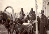 عکس جالب از درشکه حمل پول در میدان توپخانه