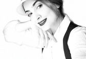 عکس سیاه و سفید آناهیتا دری به سبک قدیم 