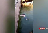 نجات دختر جوان در حال غرق شدن+فیلم