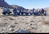 کوه‌پیمایی دانش آموزان برای تحصیل مجازی+عکس 