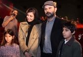 چهره شکسته و پیر لیلا حاتمی در مراسم چهلم داریوش مهرجویی | لیلا حاتمی چه بود و چه شد!