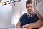 علیرضا جهانبخش در حال پختن نان در قرنطینه +عکس