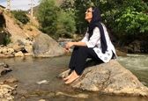 حس و حال متفاوت مونا فرجاد در کنار رودخانه+عکس