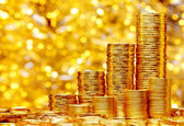 شوک به قیمت طلا؛ فردا گران می‌شود یا ارزان؟