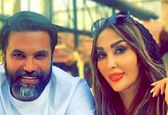 سلفی خیلی راحت زن علیرضا نیکبخت با این ترفند !