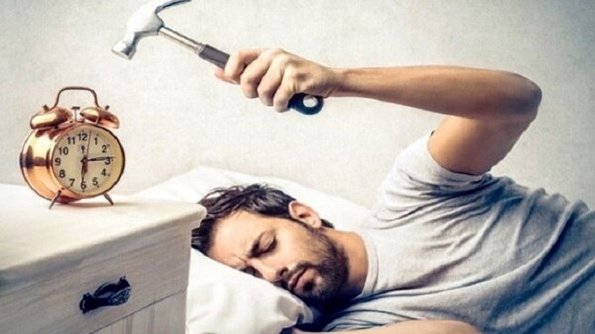 چرا وقتی از خواب بیدار می شوم هنوز خسته ام؟