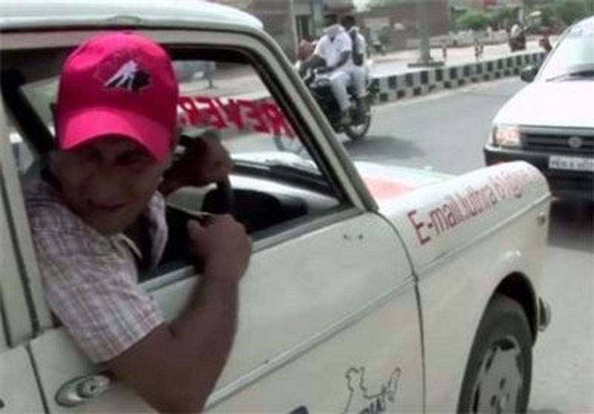 11 سال رانندگی دنده عقب این مرد  همه را متعجب کرد! +عکس