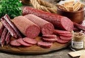 سوسیس و کالباس گران‌تر از مرغ و گوشت در بازار