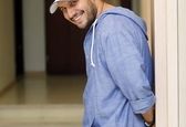 تیپ عجیب و غریب زن جواد عزتی در خیابان !
