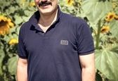 کوروش سلیمانی در مزرعه آفتابگردان + عکس