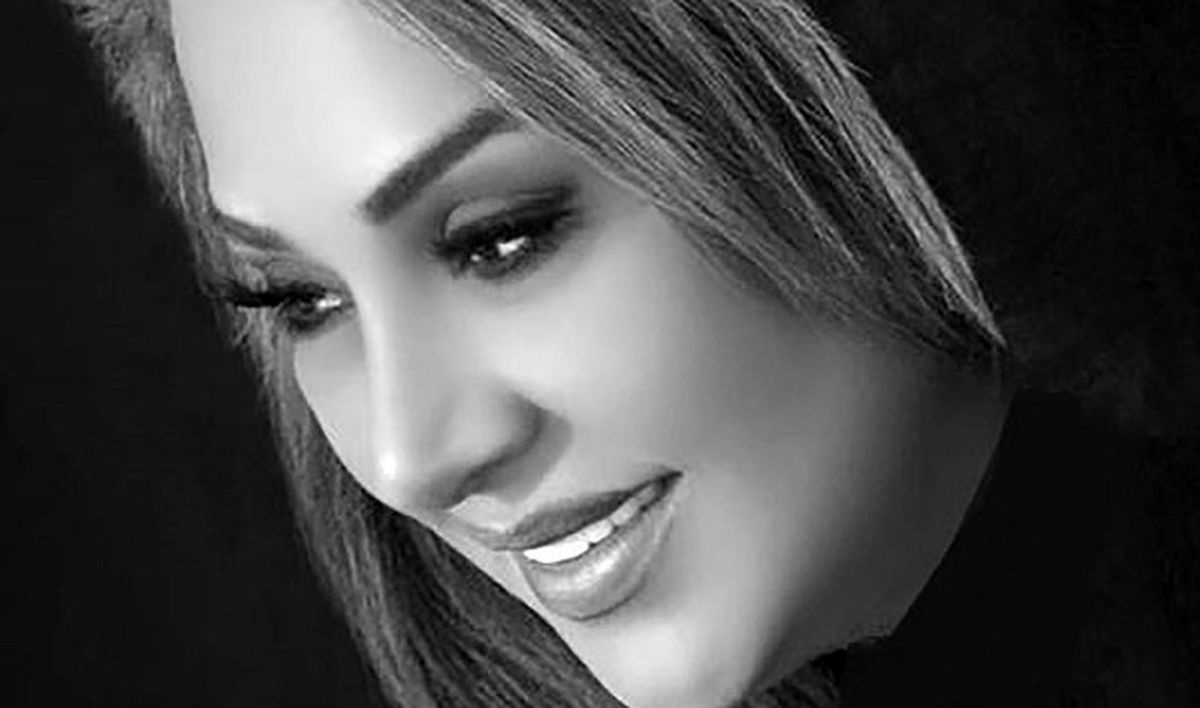 ژست خاص نسرین مقانلو در خانه میلیاردی اش / عکس
