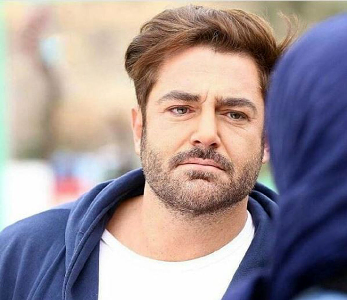 سلفی یواشکی محمد رضا گلزار با یک دختر