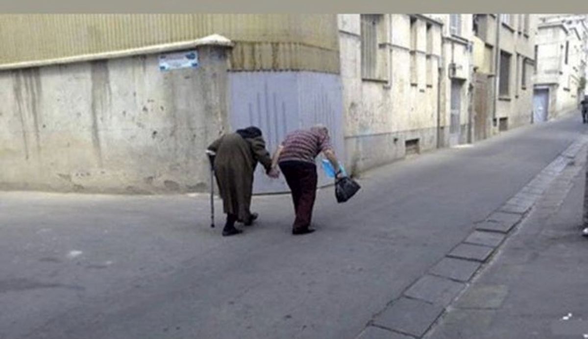 تصویر عاشقانه پیرمرد و پیرزن تهرانی که غوغا کرد