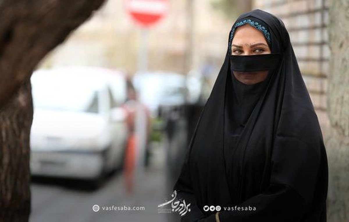 لعیا زنگنه با روبنده در خیابان + عکس 