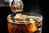 ترفندی برای رفع بوی بد یخچال با نوشابه!