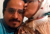 بوسه مادر آقای بازیگر بر صورت پسرش +عکس
