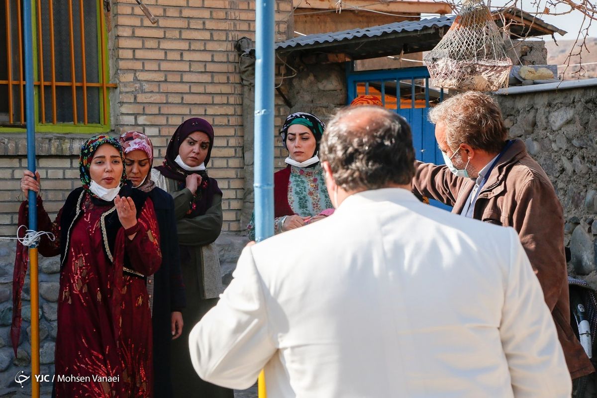 بازیگران «نون خ ۳» با ماسک جلو دروبین+عکس