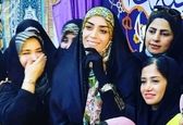 عکس بازیگران/ژست الهام چرخنده در میان طرفدارنش