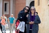 گلاره عباسی درکنار مادربزرگ خوش تیپ اش! 
