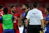 حمله بازیکن پرسپولیس  به رختکن ذوب آهن +فیلم
