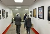 فرار نمایندگان کنگره با پوشش عجیب از تونل‌! +عکس