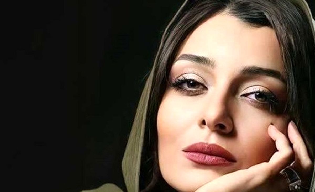 لباس برند ساره بیات در مراسم ختم بیتا فرهی | خانم بازیگر ثروتش را به رخ کشید