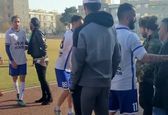 یکی از اراذل شهر تهران در تمرین استقلال! +فیلم
