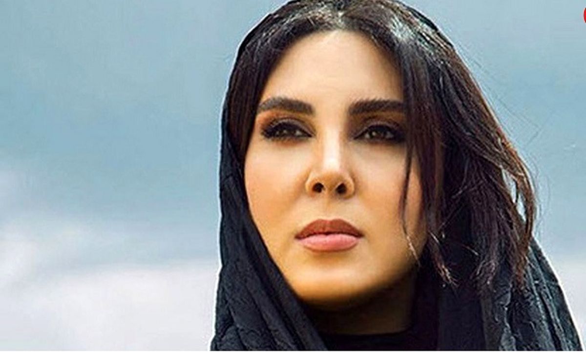 قدم زدن لیلا بلوکات در این ویلای لاکچری در پاییز 