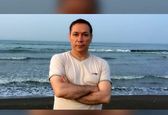 گوینده خبر در کنار ساحل دریا +عکس