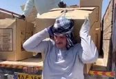 کولبری «جهان پهلوان» در آفتاب سوزان سیستان +عکس