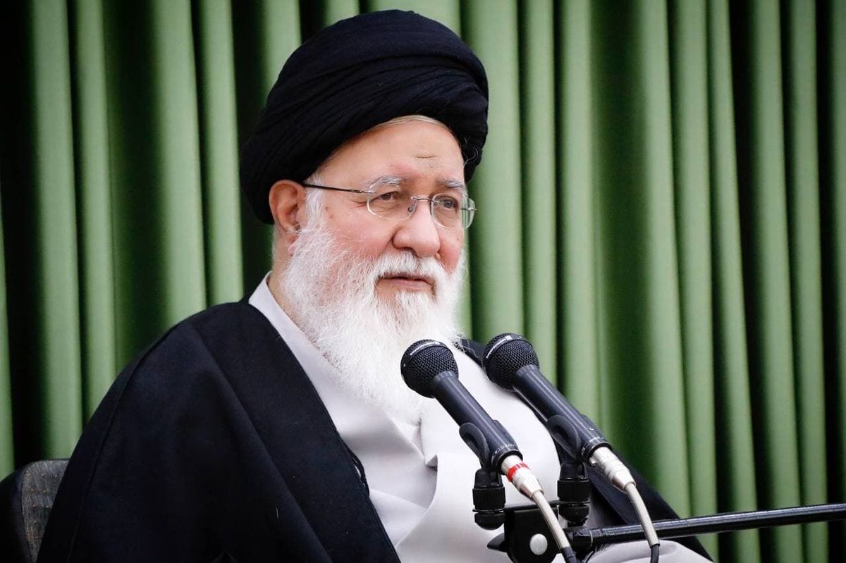 عکس جدید از علم الهدی بعد از مراسم چهلم ابراهیم رئیسی |گپ و گفت با فرماندهان بلندپایه سپاه
