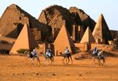 کپی اهرام مصر در بیابان نوبیا سودان +عکس