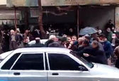 ازدحام و صف روغن نباتی در کرمانشاه +فیلم