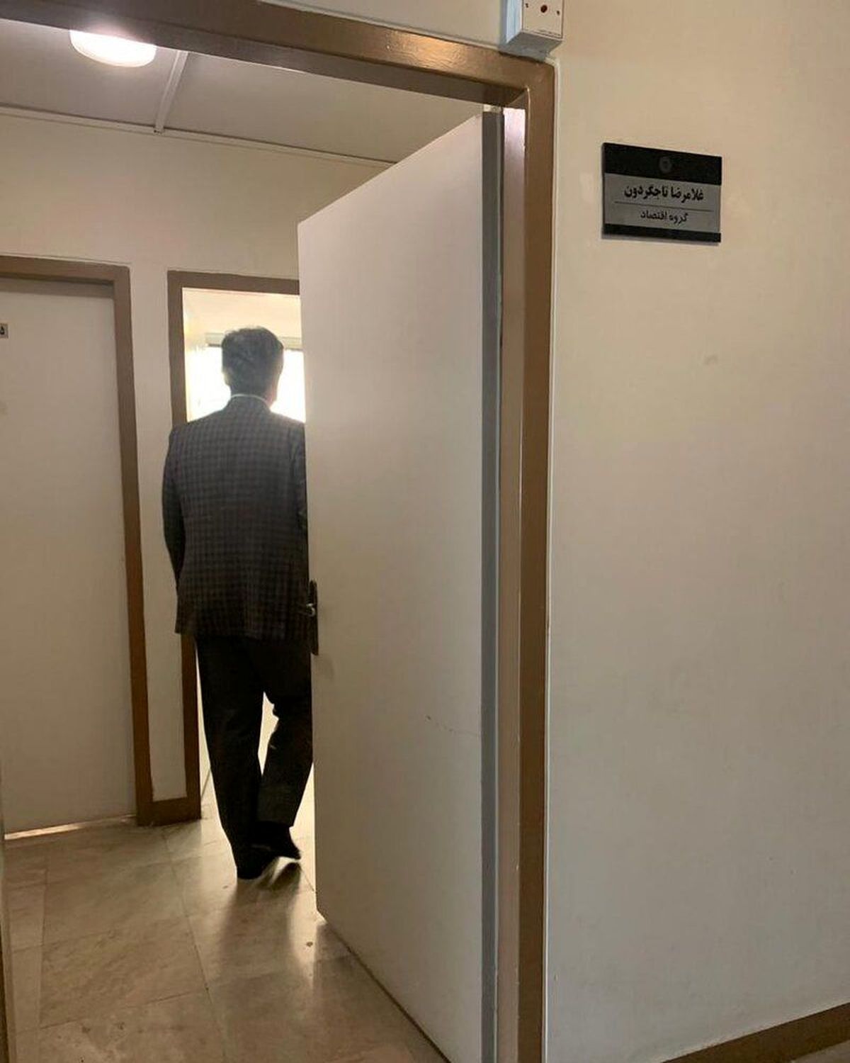 تاجگردون بعداز اخراج از مجلس چه می کند؟+عکس