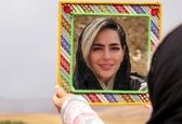 سلفی خندان سمانه پاکدل در آینه +عکس