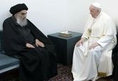 حالت دستان پاپ و آیت الله سیستانی سوژه شد +عکس