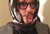 جانی دپ مدل تبلیغاتی روسری‌ شد +عکس