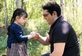 گردش محمدرضا احمدی با دختر بانمکش+عکس