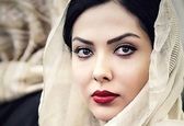 ژست سنگین لیلا اوتادی با پالتو چرم گران قیمتش !