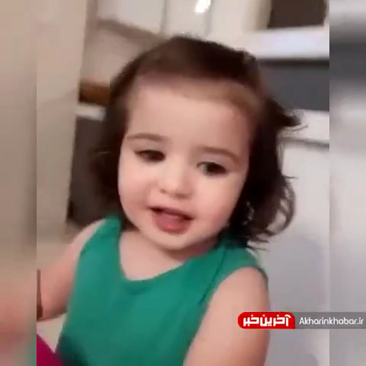 حرف زدن بامزه نوه محمود پاک نیت+ ویدئو