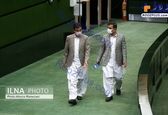 عکس جالب نماینده مجلس با لباس محلی!