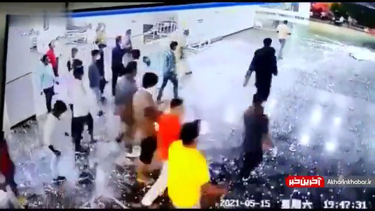 حمله وحشتناک مرد هندی به بیمارستان کرونایی ها!+ویدئو