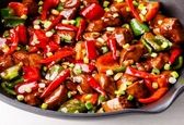 آیا خوردن غذا‌های تند و ادویه دار می‌تواند سبب اسهال شود؟