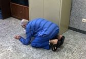 لحظه شکرگزاری پدر بابک خرمدین به خاطر قتل پسرش +عکس