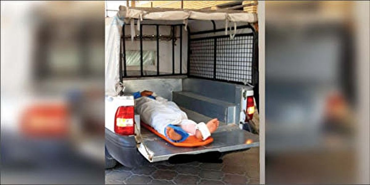 حمل بیمار با وانت جنجالی شد ! +عکس 